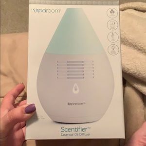 Essential oil diffuser